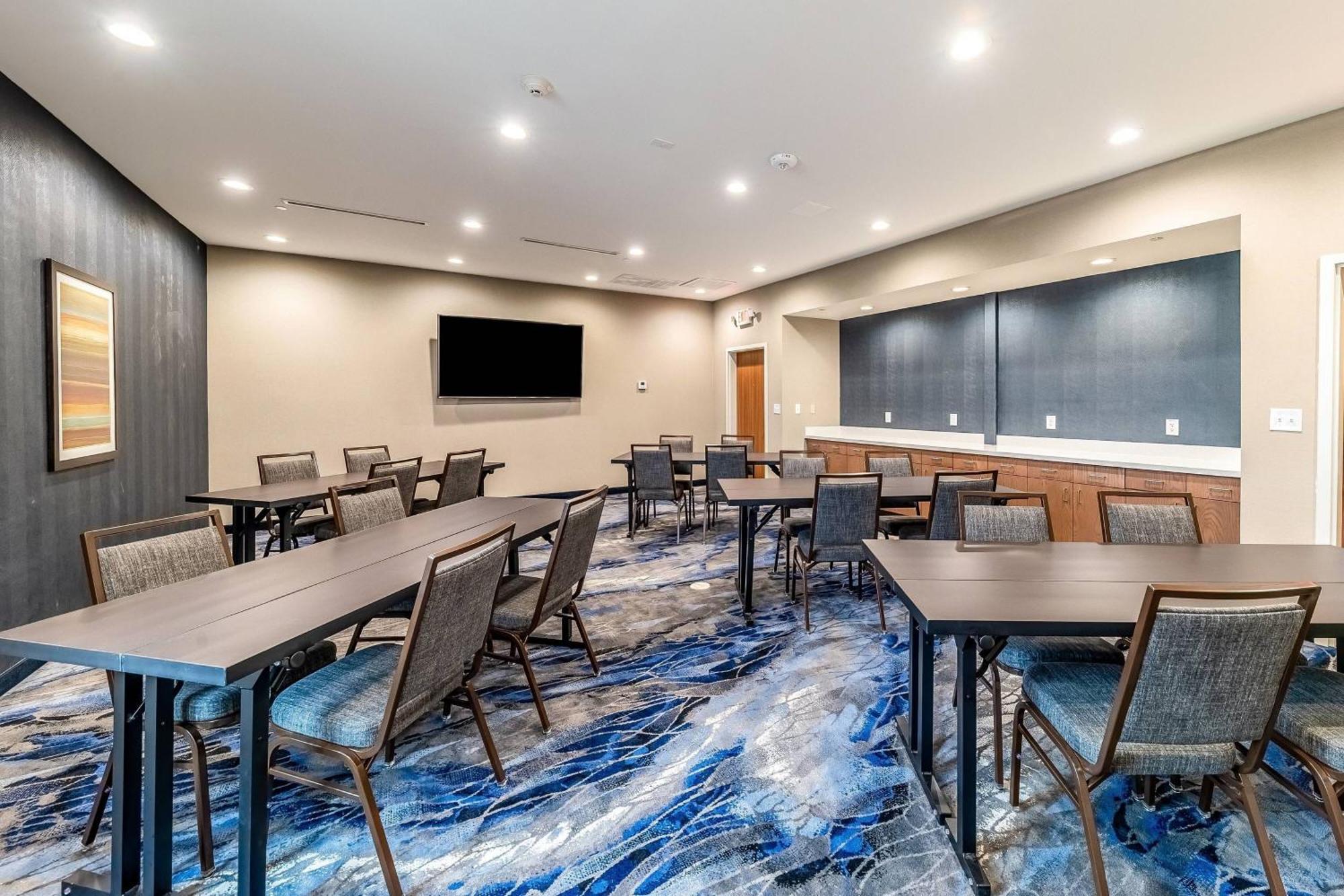 Fairfield Inn & Suites By Marriott Gainesville I-35 Екстер'єр фото